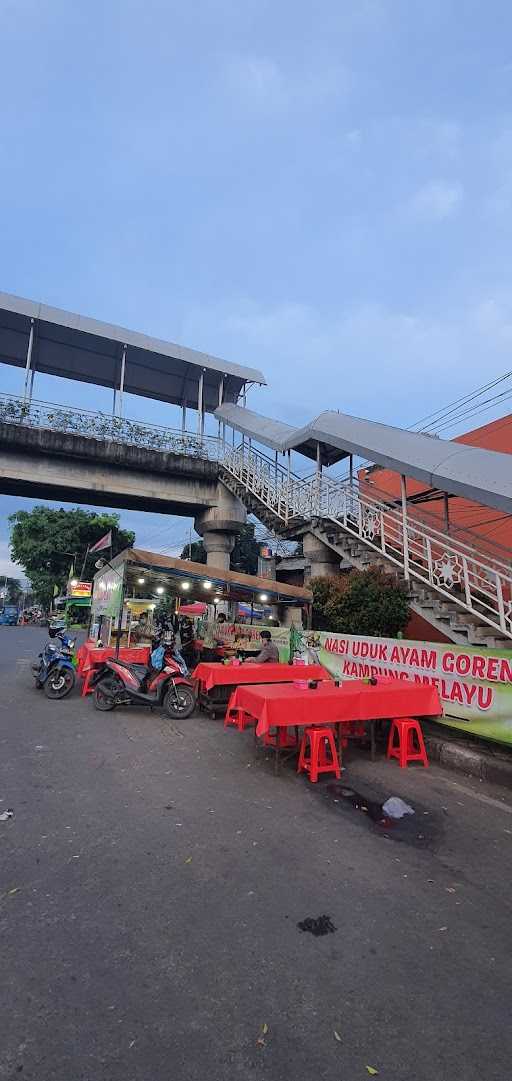 Nasi Uduk Ayam Goreng - Kampung Melayu 4