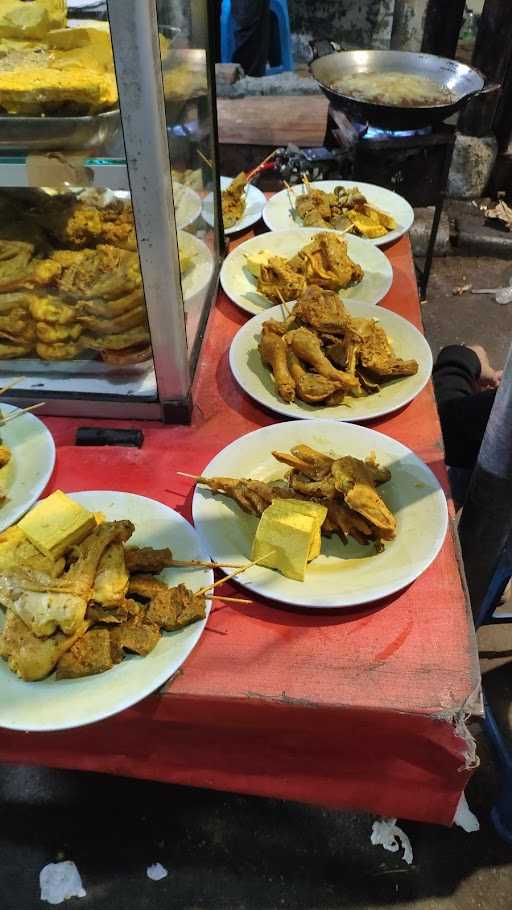 Nasi Uduk Ayam Goreng - Kampung Melayu 9