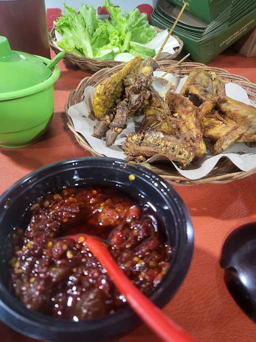 Nasi Uduk Ayam Goreng - Kampung Melayu 10