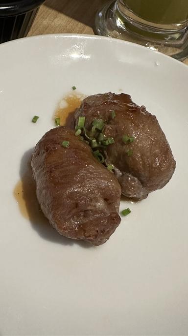 https://dgji3nicqfspr.cloudfront.net/KEBAYORAN_BARU/Japanese_Restaurant/3_Wise_Monkeys/Reviews/thumbnail/file_1713367458731.jpg