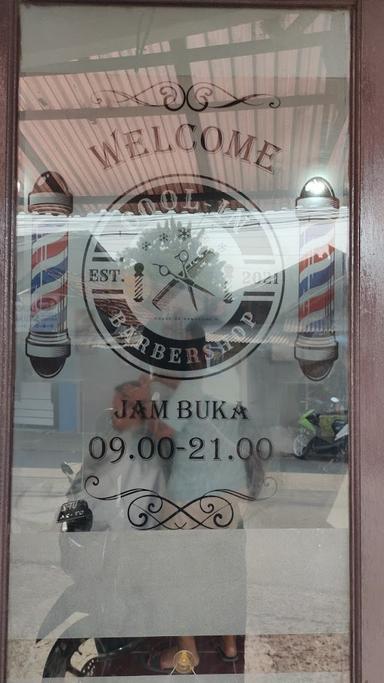 COOL-IN BARBERSHOP HOUSE OF HANDSOME