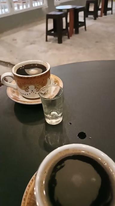 DIORAMA COFFEE & BURGER BAR