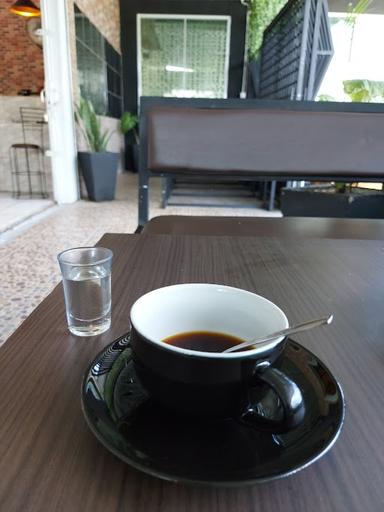 SEROJA KEDAI & CAFE