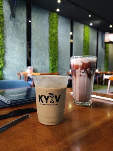 KYIV BARBER & COFFEE
