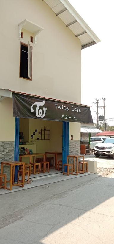 TWICE CAFE
