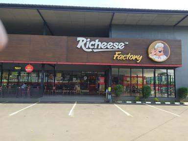 RICHEESE FACTORY AKSES UI