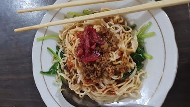 MIE ACUNG