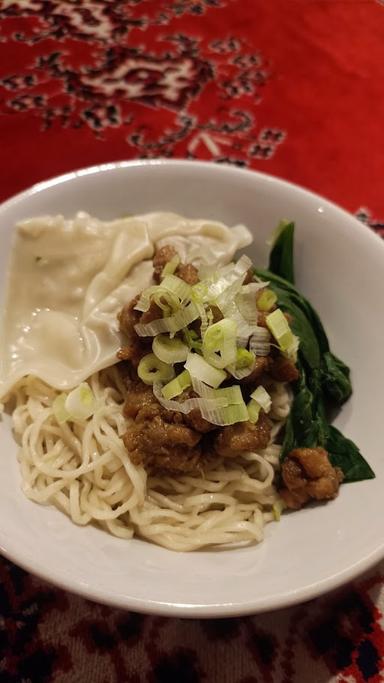 MIE AYAM K-OPROLL ( CHICKEN NOODLE)
