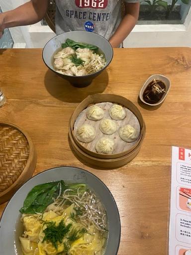PAPA LEE'S TAIWAN NOODLE & DUMPLINGS 台灣麵食館