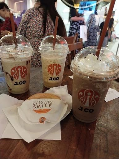 J.CO DONUTS & COFFEE CENTRE POINT MEDAN