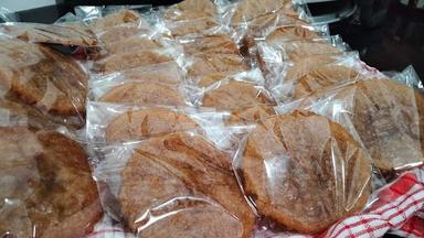 J-DO BREAD CAKE & PASTRY ( KUE DOUNAT, BOLU DLL)
