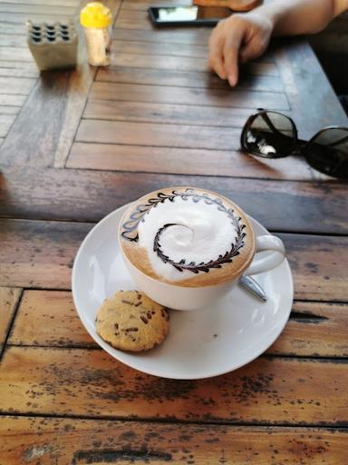COOKIES COFFEE SHOP AND WARUNG