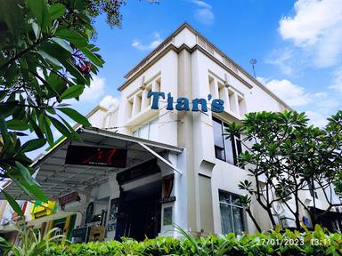 TIAN'S KITCHEN AND LOUNGE