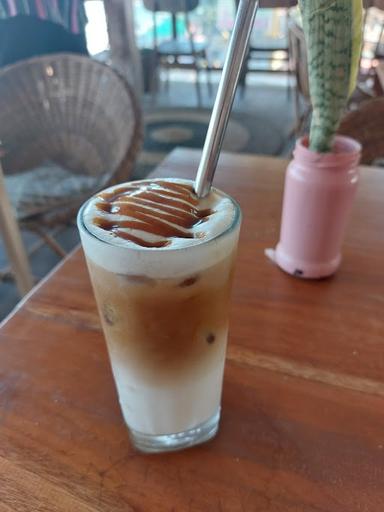 COCO CAFE & ICE CREAM