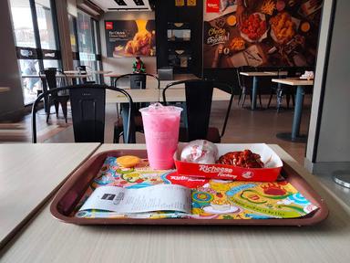 RICHEESE FACTORY PONTIANAK