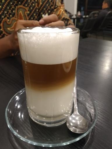 PAWON BROMO CAFE & RESTO